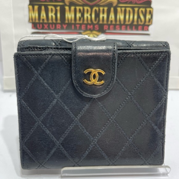 Chanel Quilted double flap wallet  in black lambskin leather. - Picture 2 of 16